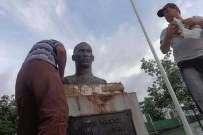 Rescatan busto de Jesús Menéndez