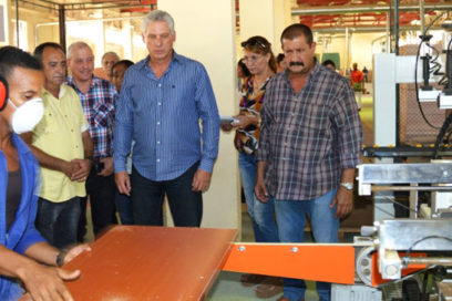 Visita Díaz–Canel centros productivos de Guantánamo