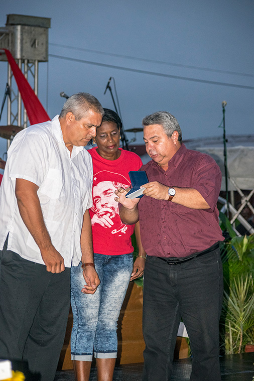 Guilarte De Nacimiento, exhortó en las palabras centrales del acto a que los trabajadores cubanos mantengan vivo el ejemplo del Che. Foto: Januar Valdés