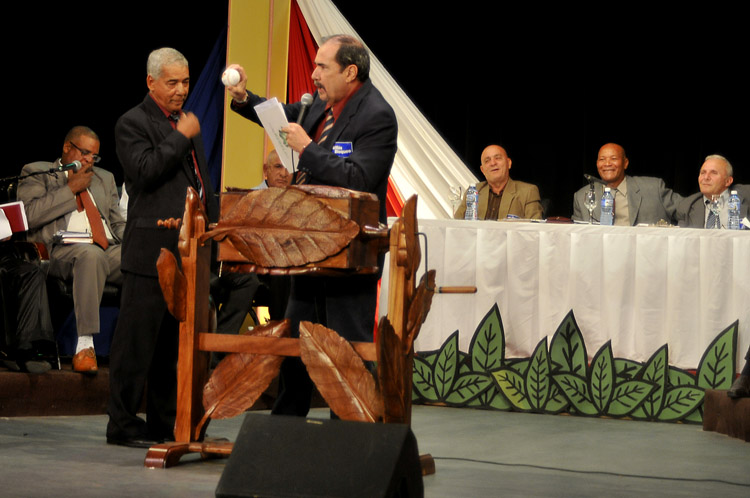 Selección de los refuerzos en el Teatro Milanés. Foto: José Raúl Rodríguez Robleda