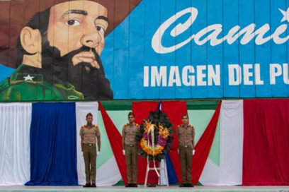 Homenaje de pueblo al comandante Camilo Cienfuegos
