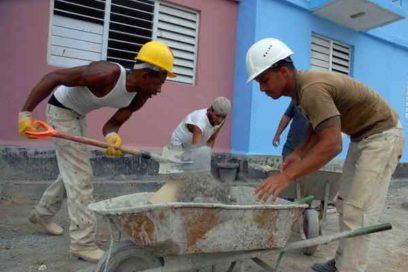 Destacan labor de constructores en la recuperación
