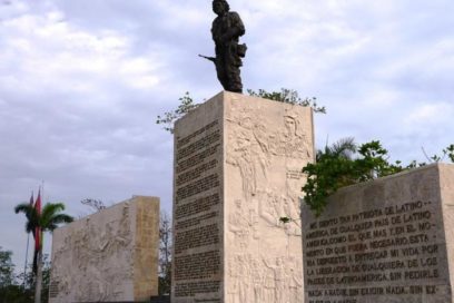 Alistan Plaza del Che para conmemoración por aniversario 50 de su desaparición física