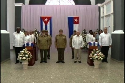 Raúl presides interment ceremony of the remains of Carlos Manuel de Céspedes and Mariana Grajales