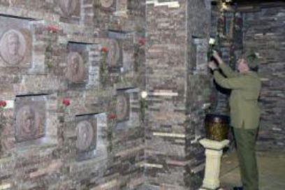 The people of Villa Clara pay tribute to Che