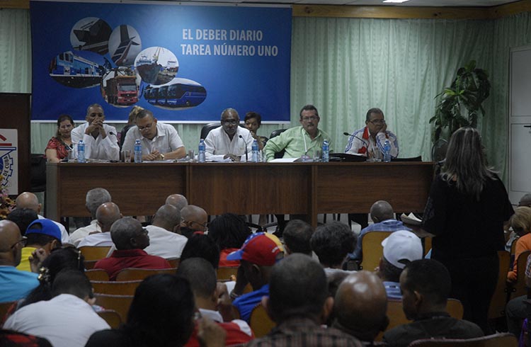 Primera Conferencia Nacional del Sindicato de d Transporte. Comisión Trabajo Político e Ideológico . Foto: Agustín Borrego Torres