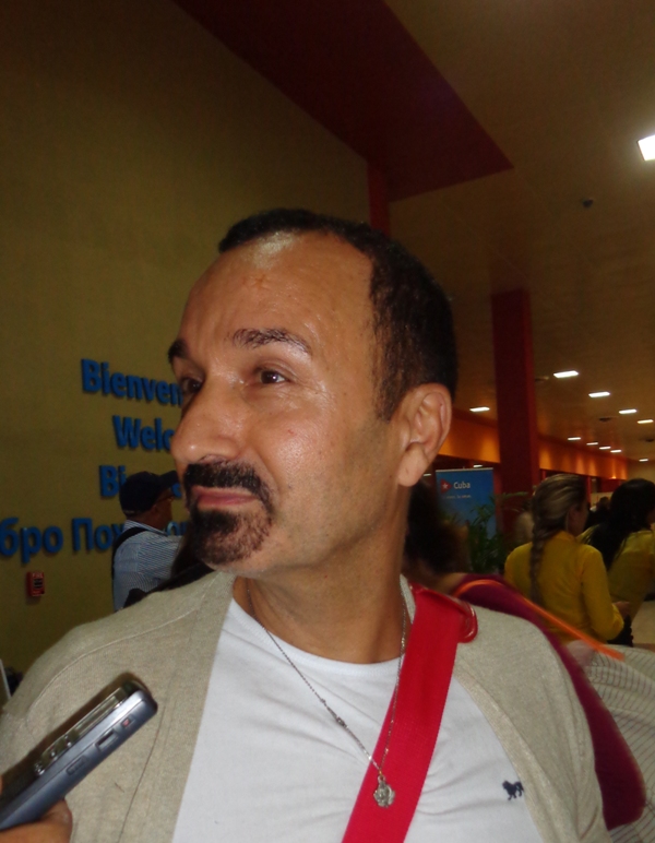 El portugués Manuel Ramos, 17 veces ha visitado Cuba, se emocionó al saberse parte de la histórica cifra. Foto: Noryis