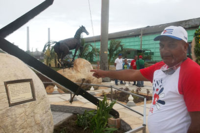 Inauguran monumento en homenaje al Alzamiento de Piedras
