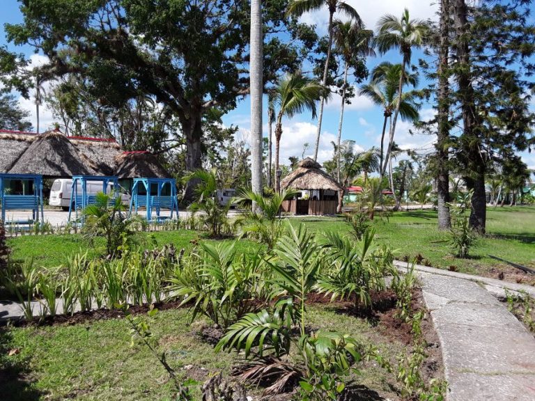 La villa San José del Lago recobra su exuberancia tras las afectaciones provocadas por el huracán Irma. Foto: Lauris Henríquez / Escambray