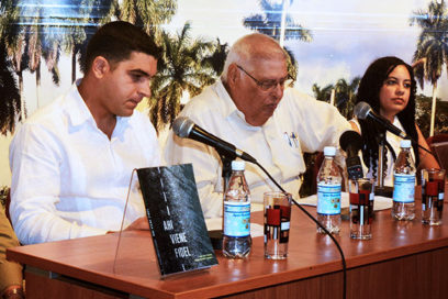 Presentan libro Ahí viene Fidel