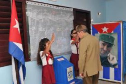 Raúl exercises his right to vote