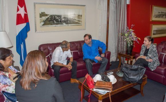 Reciben en Cuba a Oscar López Rivera. Foto: Orlando Perera.