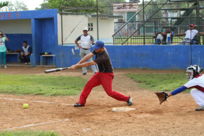 Copa de Softbol “Lázaro Peña”: Cienfuegos y Guantánamo a la final