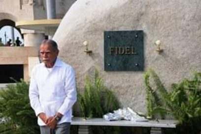 Independentista boricua rinde honores a Fidel Castro en Santiago de Cuba