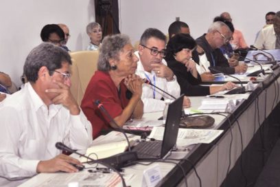 Analizan diputados escenarios de la política internacional