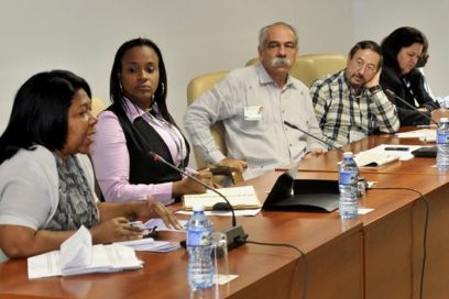 Salud y comunales en la mira de los parlamentarios