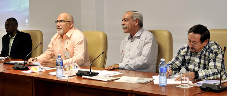 Debates en la Comisión de Salud y Deporte. Foto: José Raúl Rodríguez Robleda