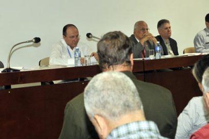 Debaten sobre exceso de inventarios, sobreestadía de buques y desvío de combustible