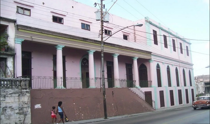 Así lucía a escuela primaria hace algunos años atras. 