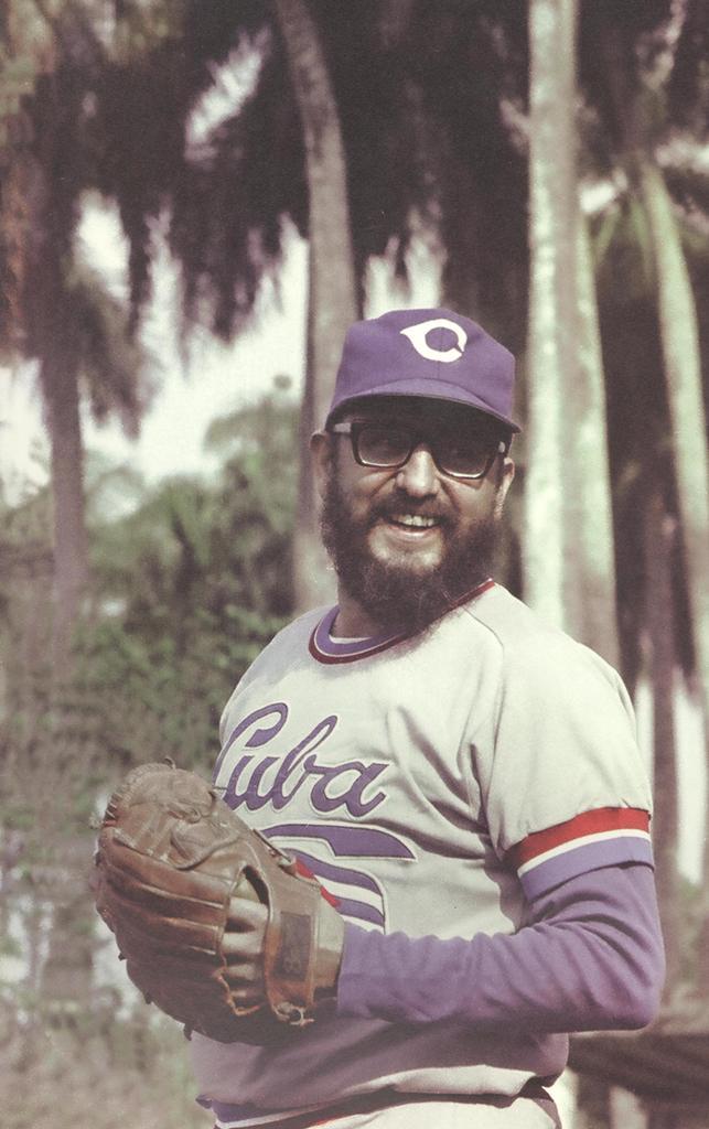 Agosto de 1974. Fidel en un juego de pelota (Se desconoce el lugar). Foto: Pablo Caballero