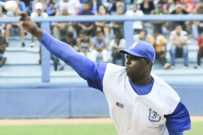 Out 27: Erlis Casanova: ni verde ni azul, ¡Coloso!