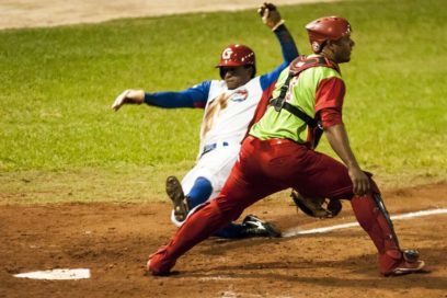 Out 27: Alazanes trituran leña por tercera vez