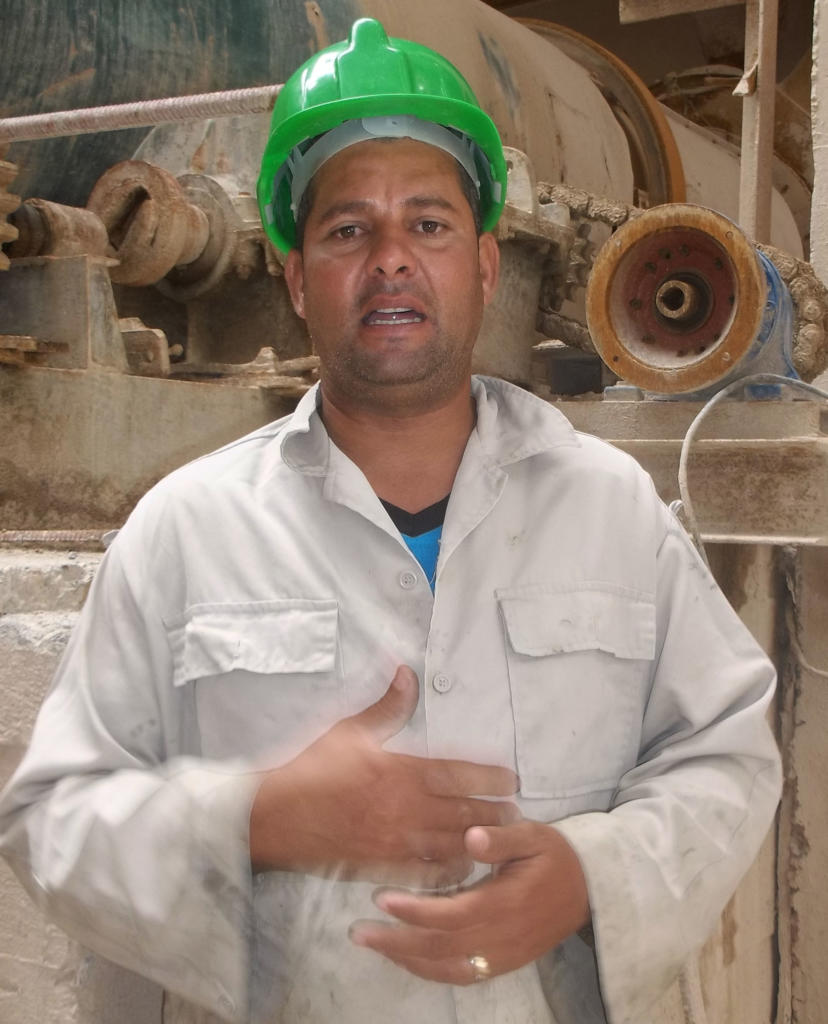 “Los yeseros impedimos que Irma nos arrebatara nuestra tradición productiva”, afirma Ariel. Foto: José Luis Martínez Alejo