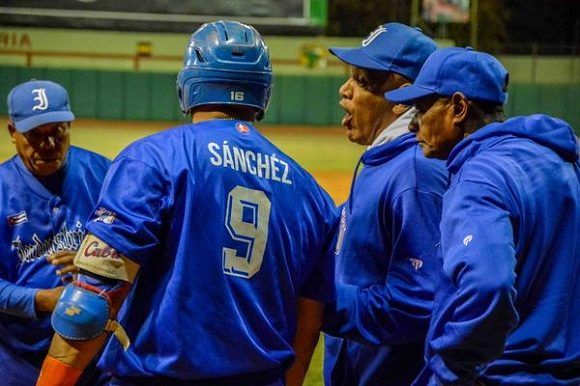 Industriales-Las Tunas, en el segundo juego del play off. Foto: Radio Rebelde