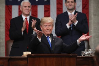 Trump pide más sanciones y ordena reactivar prisión en Guantánamo