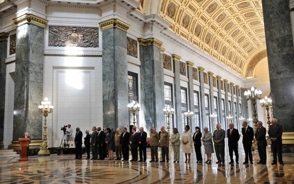 Ceremonia de entrega del título honorífico de Héroe del Trabajo de la República de Cuba, a los históricos dirigentes de la Revolución, José Ramón Machado Ventura, Ramiro Valdés Menéndez y Guillermo García Frías, presidida por el General de Ejército Raúl Castro Ruz, Primer Secretario del Comité Central del Partido Comunista de Cuba y Presidente de los Consejos de Estado y de Ministros, efectuada en el Capitolio de La Habana, el 24 de febrero de 2018. Foto: Omara García Mederos