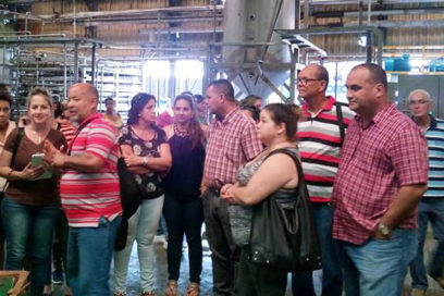 Candidatos en contacto con su pueblo