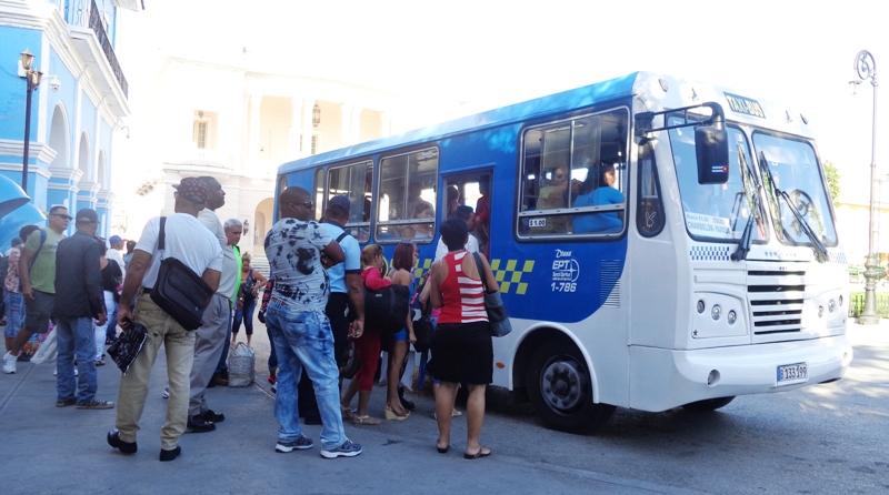 La incorporación de nuevos ómnibus Diana posibilitó el incremento de otras rutas dentro de la ciudad de Sancti Spíritus. Foto: Yuleiky Obregón Macías