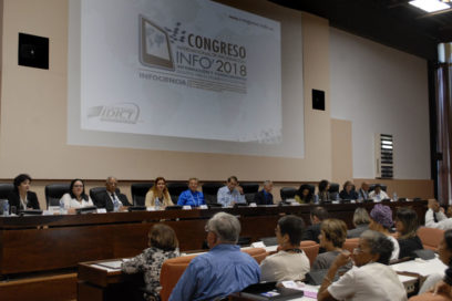 Sesiona XV Congreso Internacional de Información en La Habana