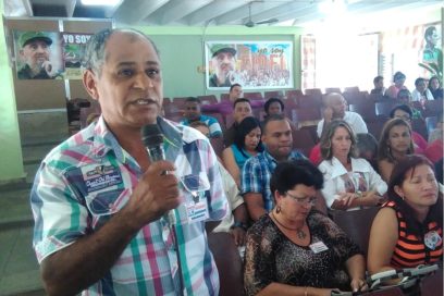 Sesionan conferencias municipales