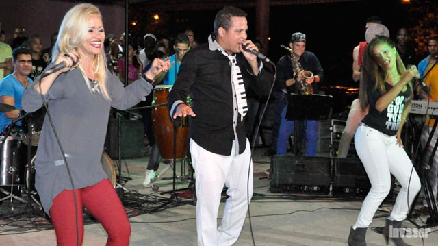 El grupo Talismán, dirigido por Arnaldo Rodríguez, le dará sabor cubano al Festival Piña Colada. Foto: Edelvis Valido Gómez