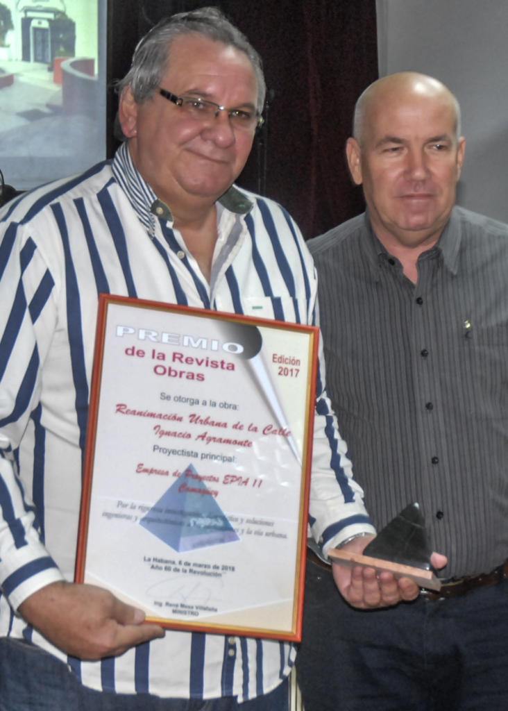La EPIA no 11 de Camagüey recibió cuatro galardones durante la entrega de los premios anuales de calidad establecidos en la construcción. Foto: Heriberto González Brito