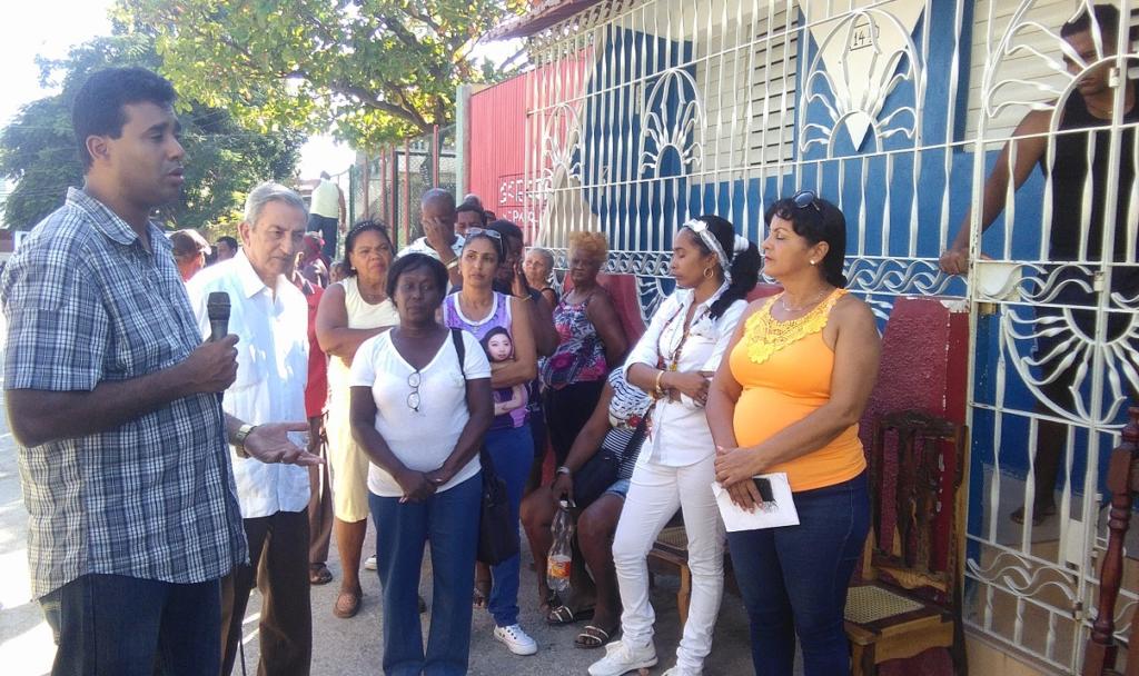 Uno de los lugares de diálogo fue la circunscripción 89 del Consejo Popular Altamira de la ciudad santiaguera. Foto: Betty Beatón Ruiz