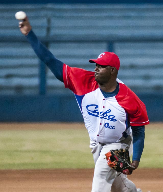 Erlis Casanova se llevó el primer triunfo frente a los Diablos Rojos. Foto: José Raúl Rodríguez Robled