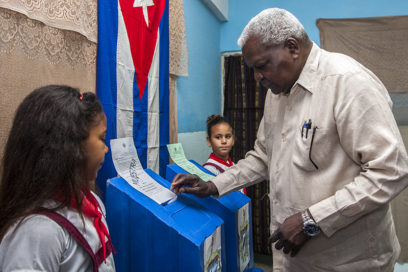 Un voto por la patria y por el pueblo