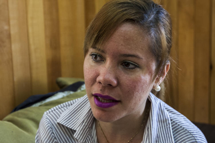 La Asesora Jurídica del Centro Nacional de Educación Sexual (Cenesex), Liset Mailén Imbert Milán aconseja cómo se puede identificar el acoso laborar. Foto: René Pérez Massola