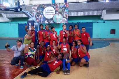 Campeonas con escoba incluida
