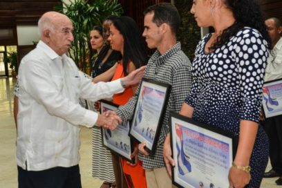Machado Ventura preside entrega de reconocimientos de la UJC