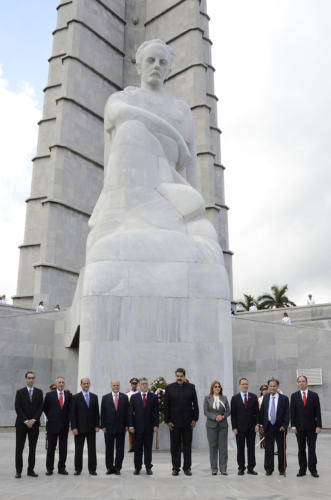 Maduro rinde honores a José Martí