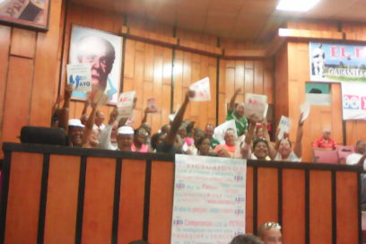 Motivados guantanameros a un desfile entusiasta y patrio