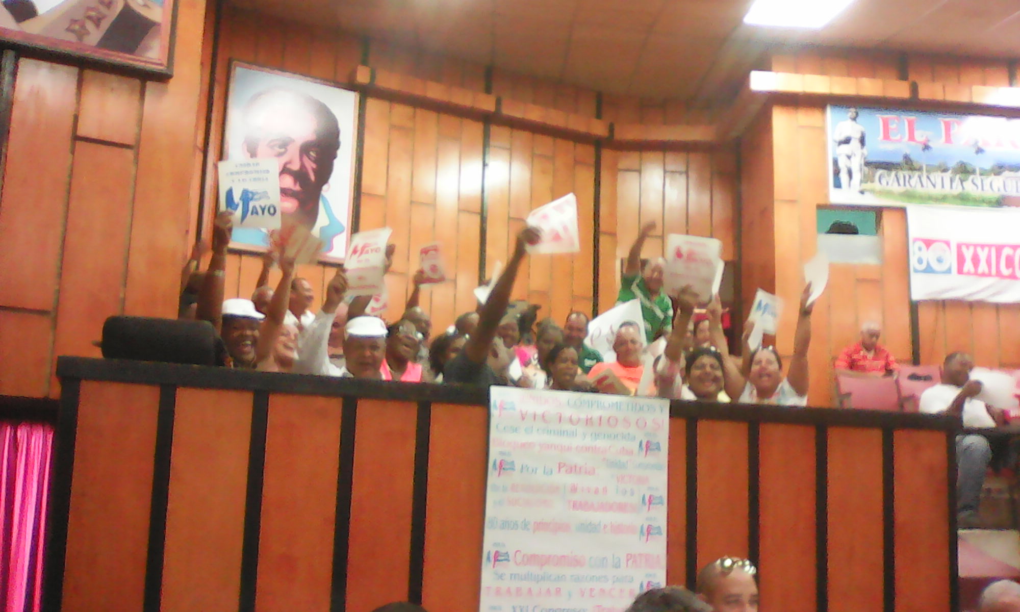 El teatro del Comité Provincial del Partido Comunista de Cuba en Guantánamo acogió la última plenaria que midió el fervor de los guantanameros para celebrar el Primero de Mayo. Foto: Dianelbis Delfino CMKS