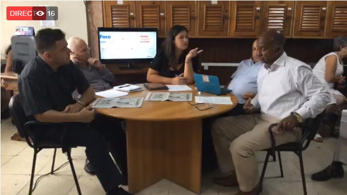 Luis Berrio Fuentes, primero a la derecha. Foto: Captura de Facebook de Trabajadores.