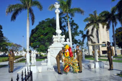 Homenaje al Padre de la Patria en Santiago de Cuba en el día de su natalicio