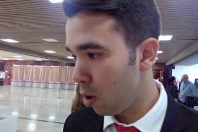 Amamos la Revolución y a ella nos debemos