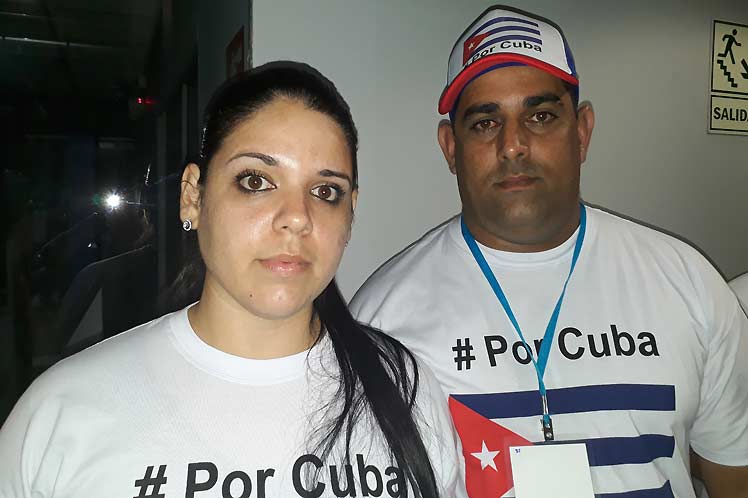 Jóvenes cubanos en Cumbre de las Américas Perú