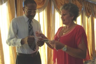 Condecoran a trabajadores holguineros